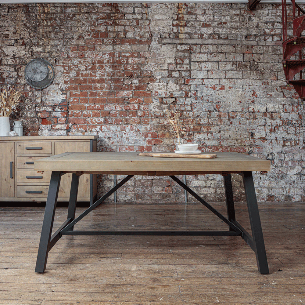 Urban Extendable Dining table (1.6m)
