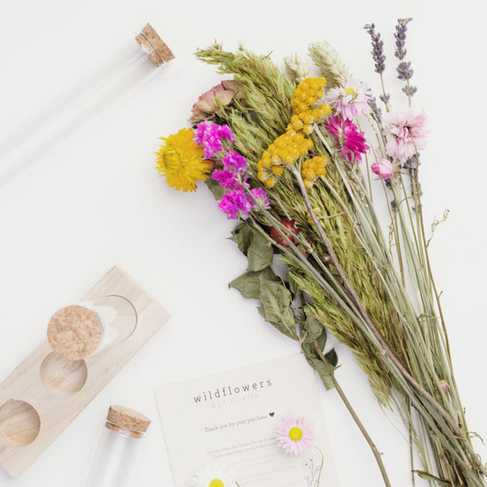 Mixed Dried Flowers With Vases - Letterbox