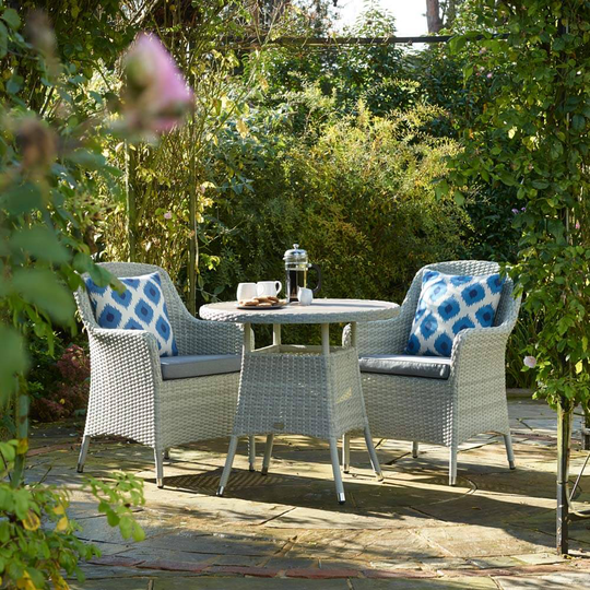 2021 Bramblecrest Tetbury Round Garden Bistro Table Set - Cloud