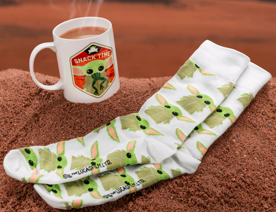 Star Wars - The Mandalorian - The Child Mug and Socks Set (PP7333MAN)